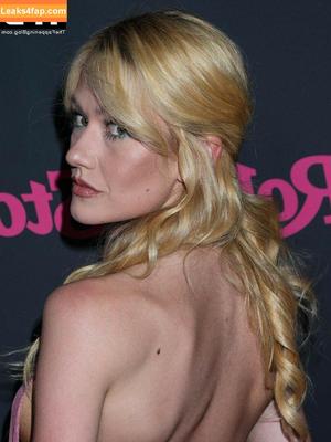 Katherine McNamara фото #0100