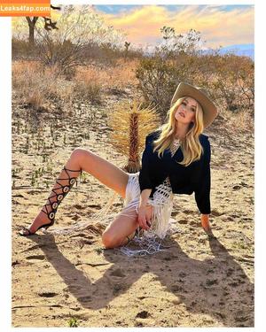 Katherine McNamara фото #0178