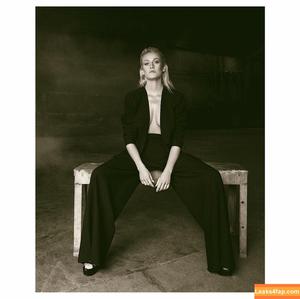 Katherine McNamara фото #0212