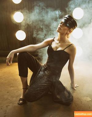 Katherine McNamara фото #0213