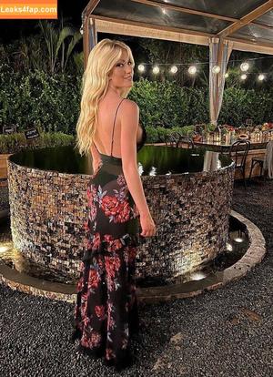 Katherine McNamara photo #0495
