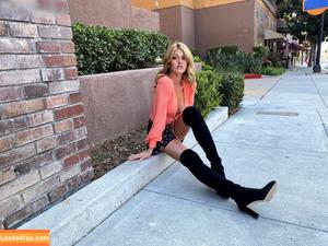 Katherine McNamara photo #0546