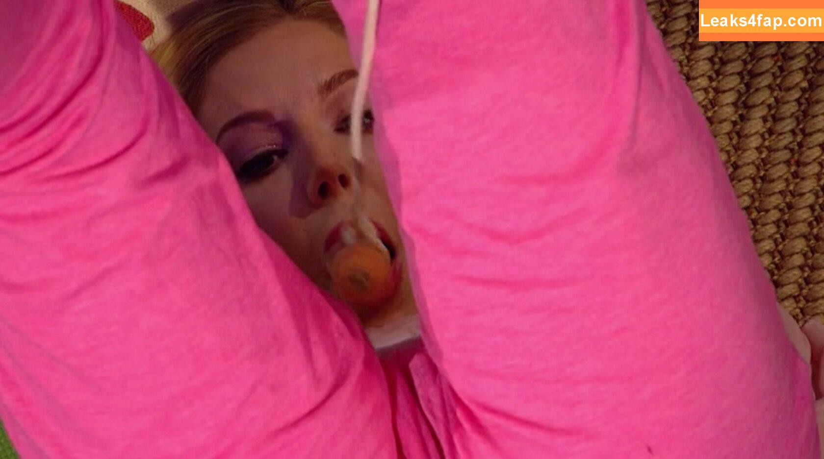 Katherine Ryan / kateryan / kathbum leaked photo photo #0054