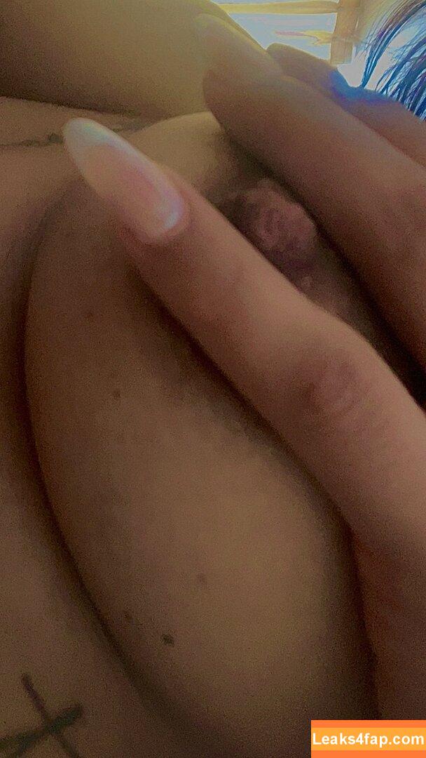 Katherine Villanueva / kat.v02 / katherinv977 слитое фото фото #0001