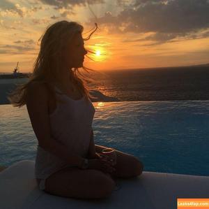 Katheryn Winnick photo #0009