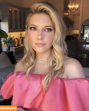 Katheryn Winnick photo #0052