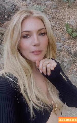 Katheryn Winnick photo #0119