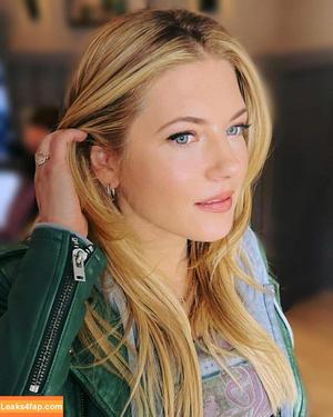 Katheryn Winnick photo #0122