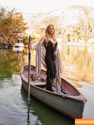 Katheryn Winnick photo #0131