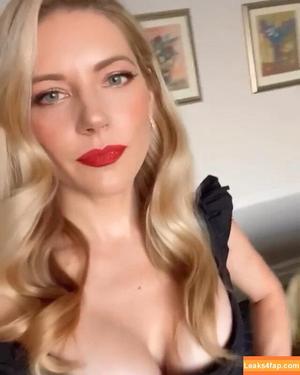 Katheryn Winnick фото #0758