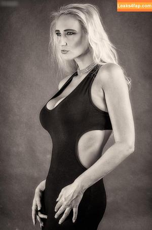 Kathleen White photo #0047