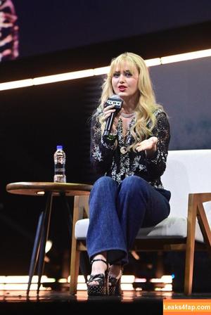 Kathryn Newton photo #0242