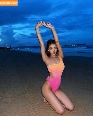 Kathy Zheng photo #0073