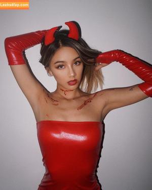 Kathy Zheng photo #0078