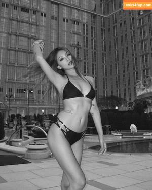 Kathy Zheng photo #0116