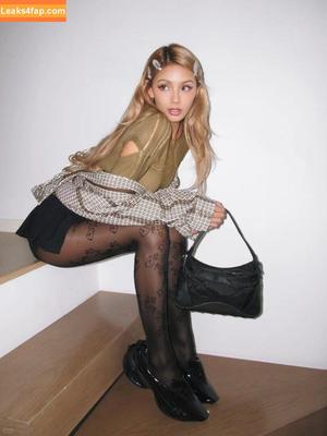 Kathy Zheng photo #0311