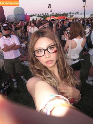 Kathy Zheng photo #0375