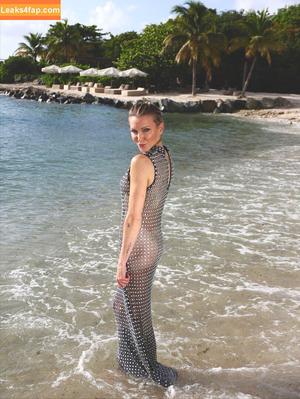 Katie Cassidy photo #0321