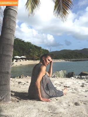 Katie Cassidy photo #0322