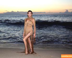 Katie Cassidy photo #0325