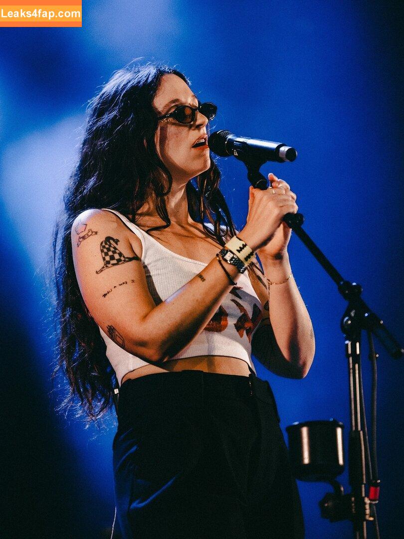 Katie Crutchfield / Waxahatchee / waxa_katie leaked photo photo #0023