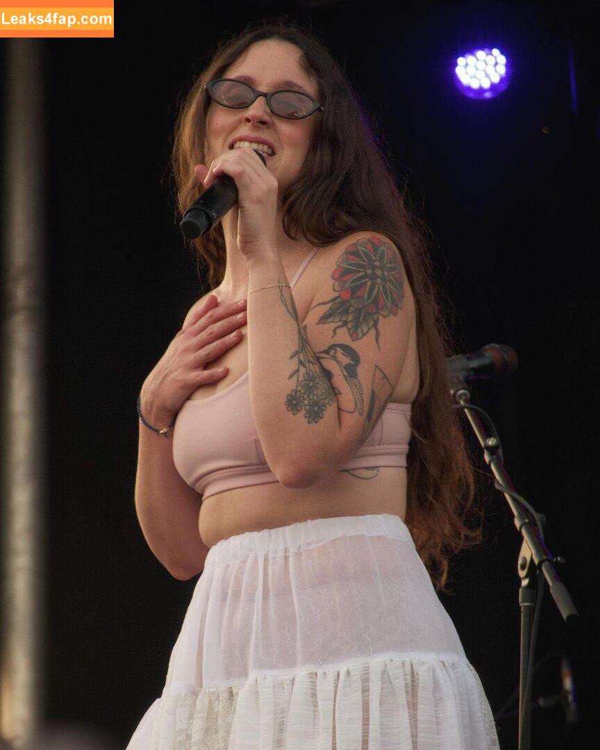 Katie Crutchfield / Waxahatchee / waxa_katie leaked photo photo #0024