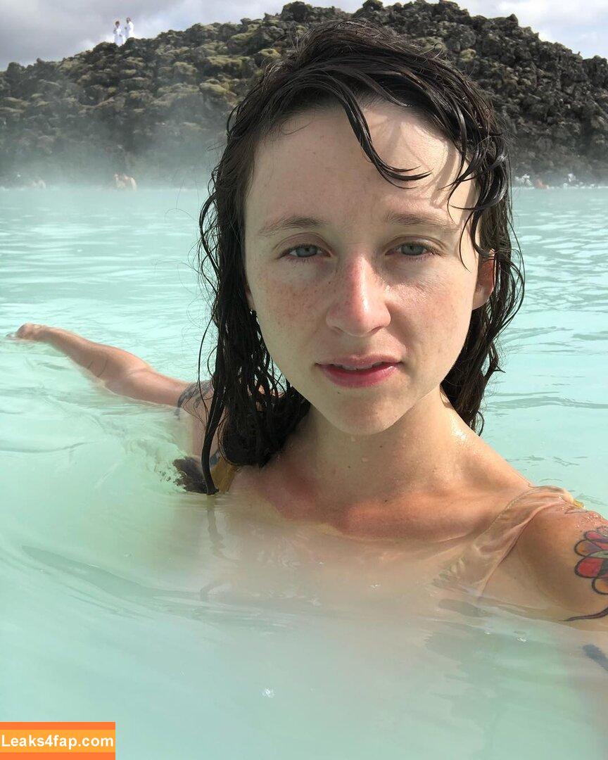 Katie Crutchfield / Waxahatchee / waxa_katie leaked photo photo #0035