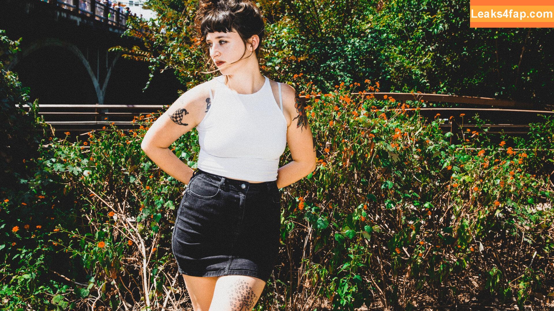 Katie Crutchfield / Waxahatchee / waxa_katie leaked photo photo #0044