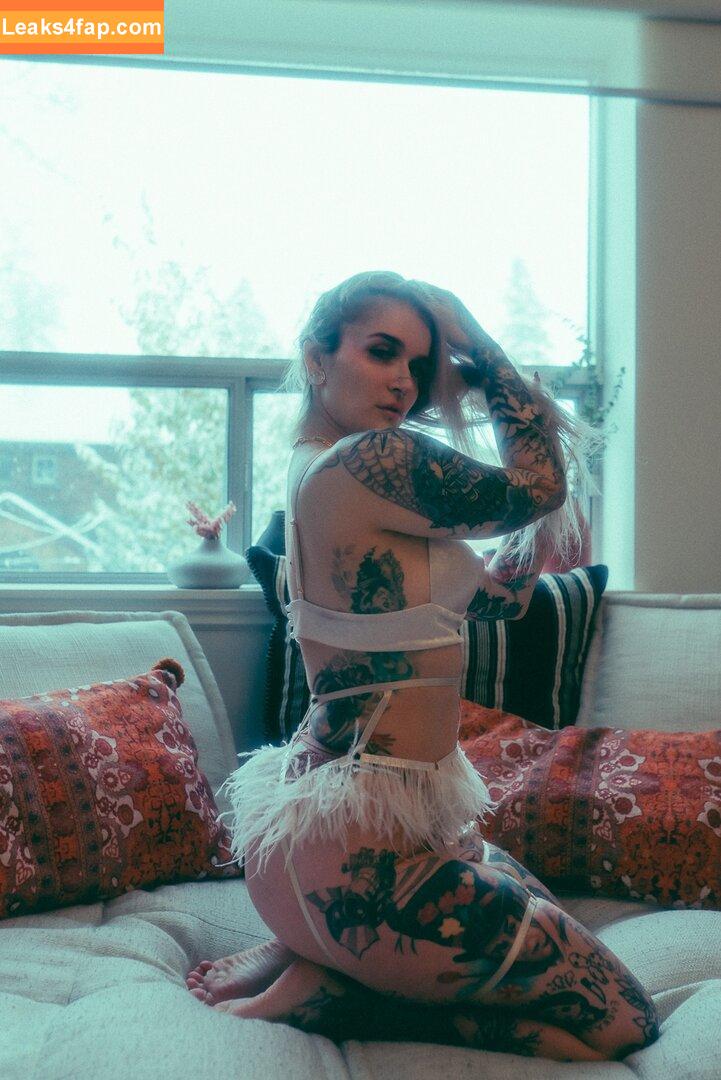 Katie Hollow / katiehollowofficial leaked photo photo #0011