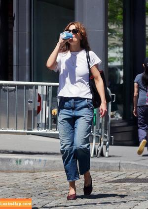 Katie Holmes photo #0095