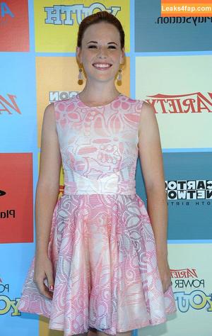 Katie Leclerc photo #0036