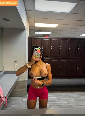 Katie McCullough photo #0020