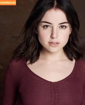 Katie Sarife photo #0001