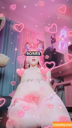 Katietriggersme photo #0066