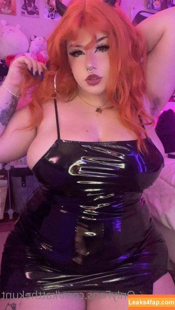 KatTheKunt / katthemilfykunt leaked photo photo #0036