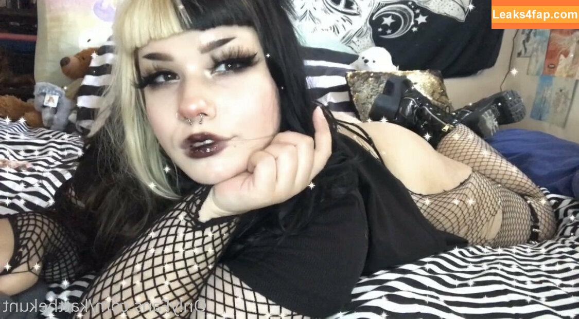 KatTheKunt / katthemilfykunt leaked photo photo #0329