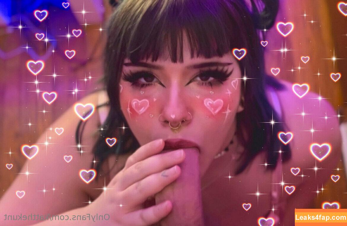 KatTheKunt / katthemilfykunt leaked photo photo #0337