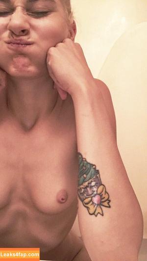 KatWoods photo #0009