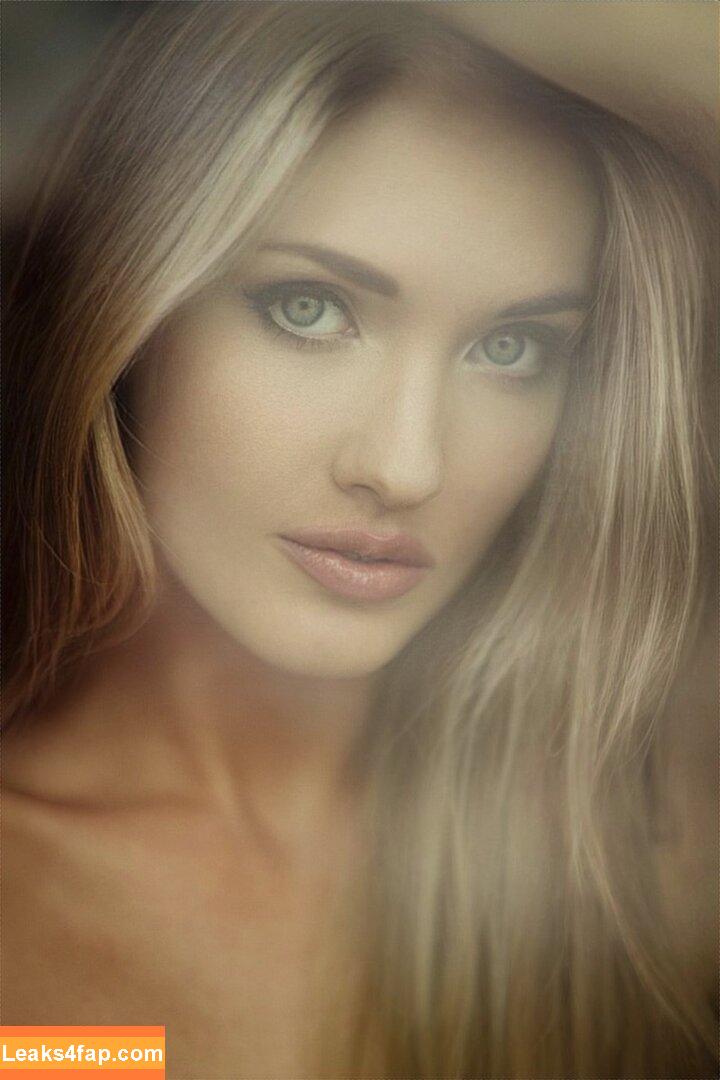 Katy Hollick / katyhollick слитое фото фото #0022