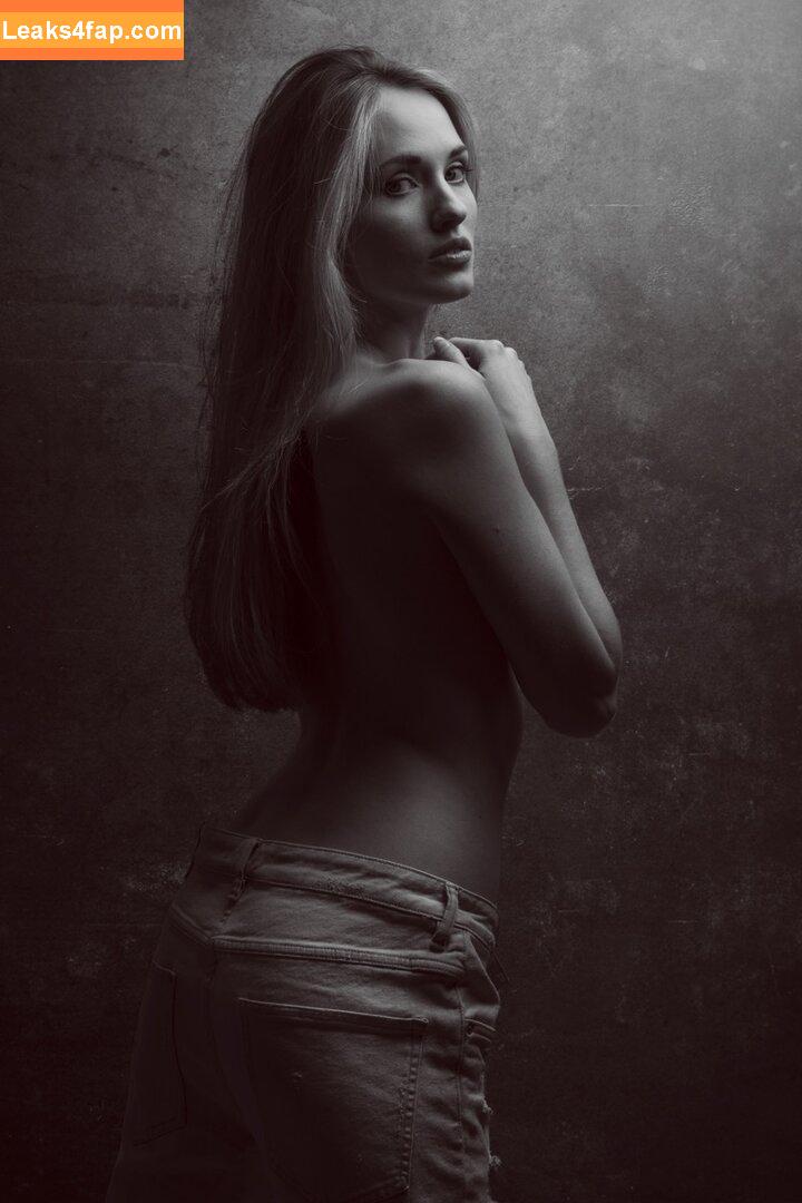 Katy Hollick / katyhollick слитое фото фото #0036