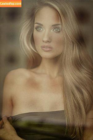 Katy Hollick photo #0024