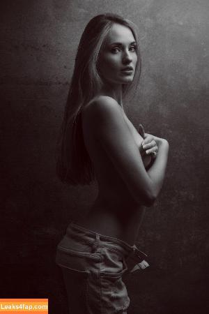 Katy Hollick photo #0030