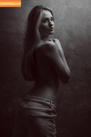 Katy Hollick photo #0036