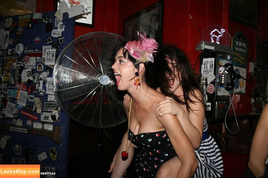 Katy Perry / katyperry слитое фото фото #0653