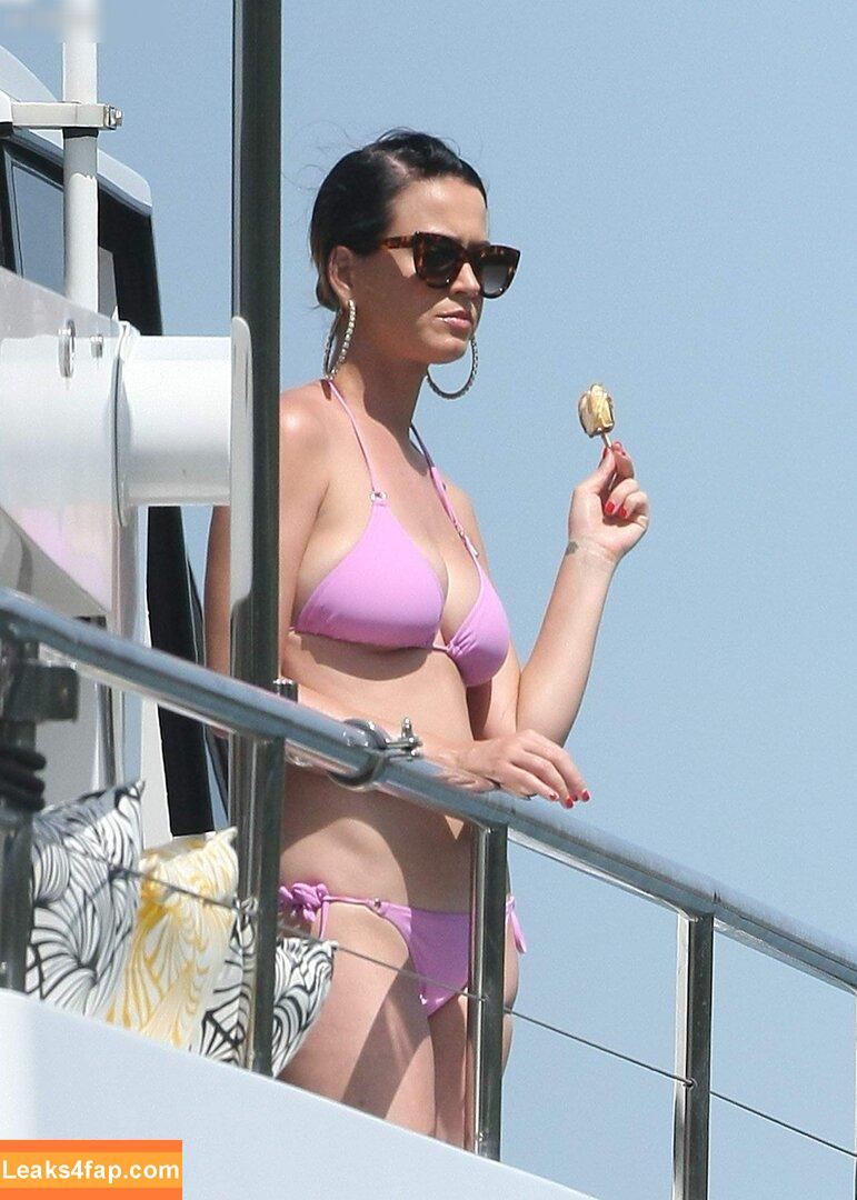 Katy Perry / katyperry слитое фото фото #3425