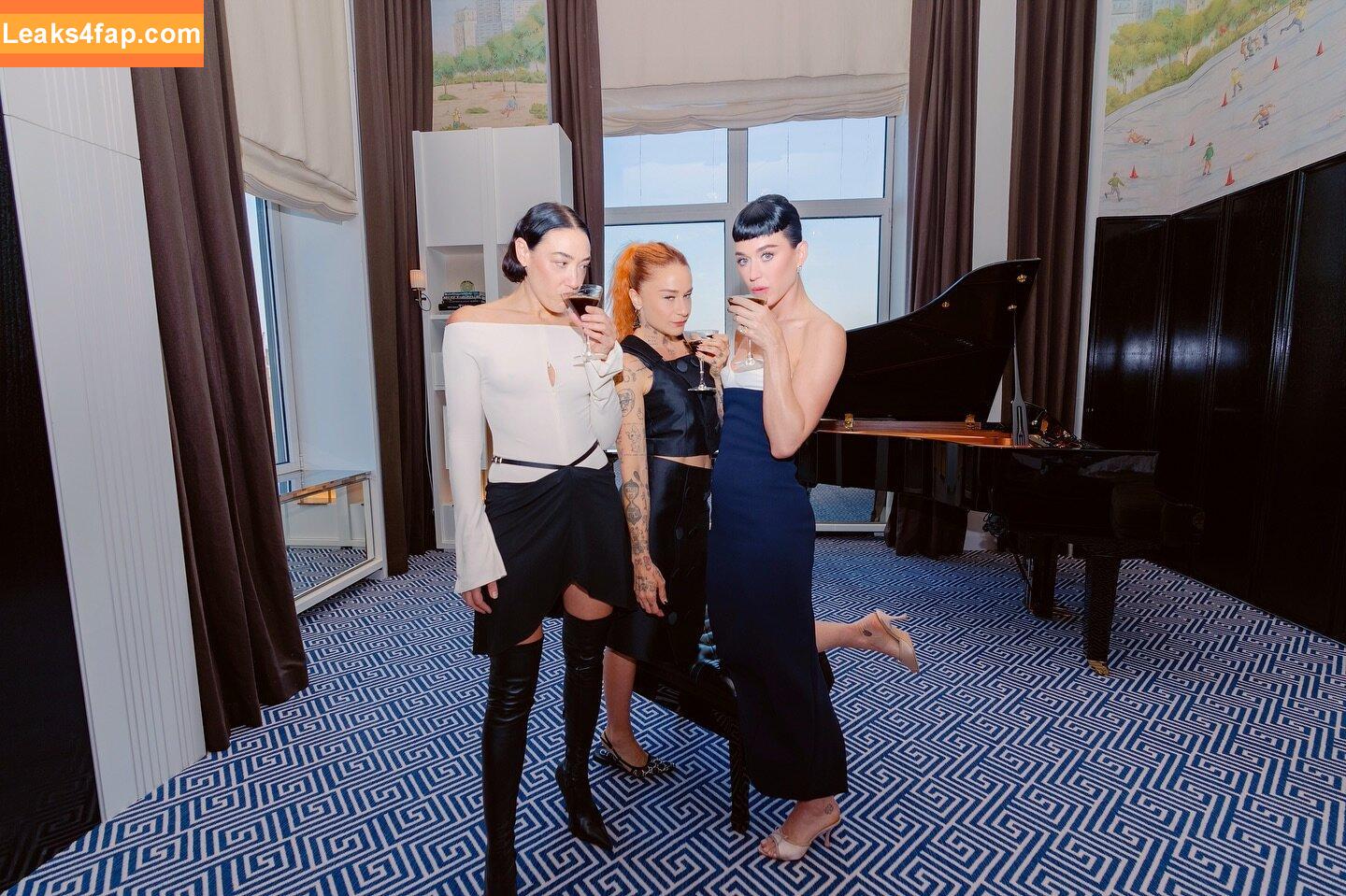 Katy Perry / katyperry слитое фото фото #4255