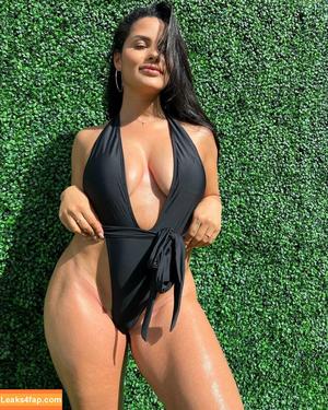 Katya Elise Henry photo #0123