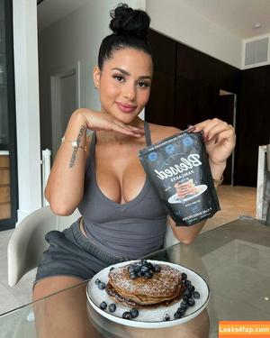 Katya Elise Henry photo #0452