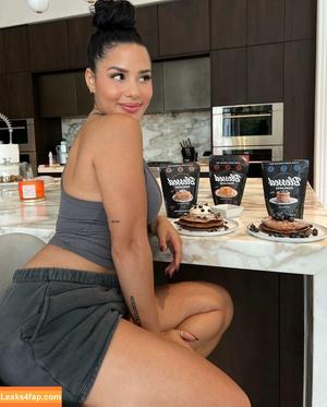 Katya Elise Henry photo #0454