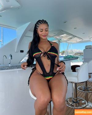 Katya Elise Henry photo #1689